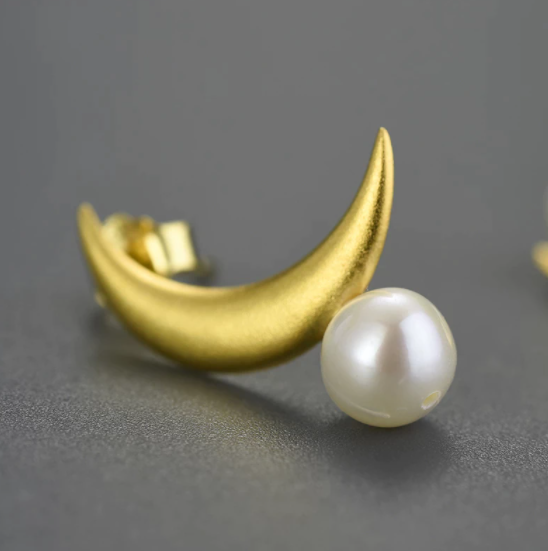 Natural Pearl Moon Stud Earrings